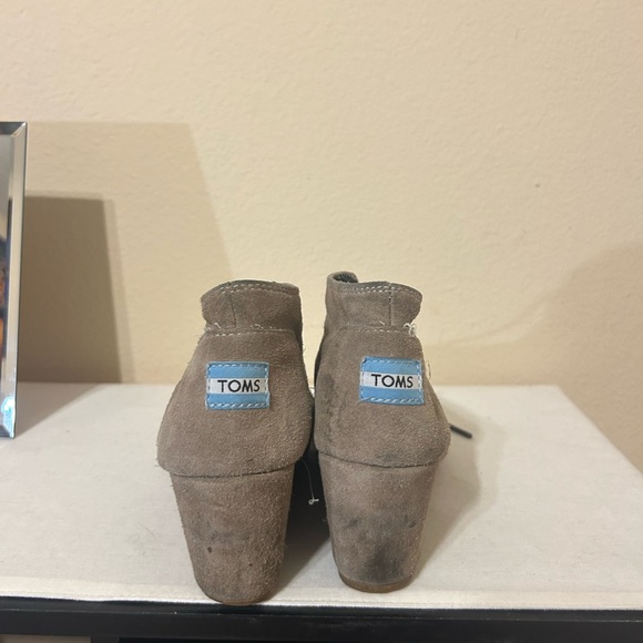 Grey heeled Tom’s - Picture 2 of 4